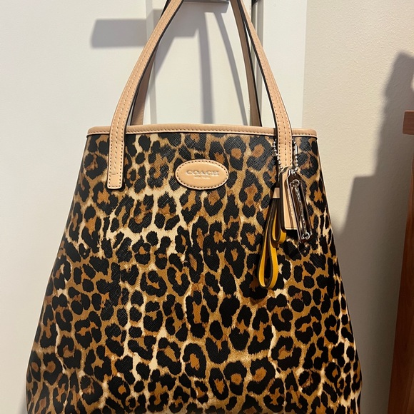 Beautiful Large Coach Brown and Black Cheetah Print Tote - Picture 13 of 13